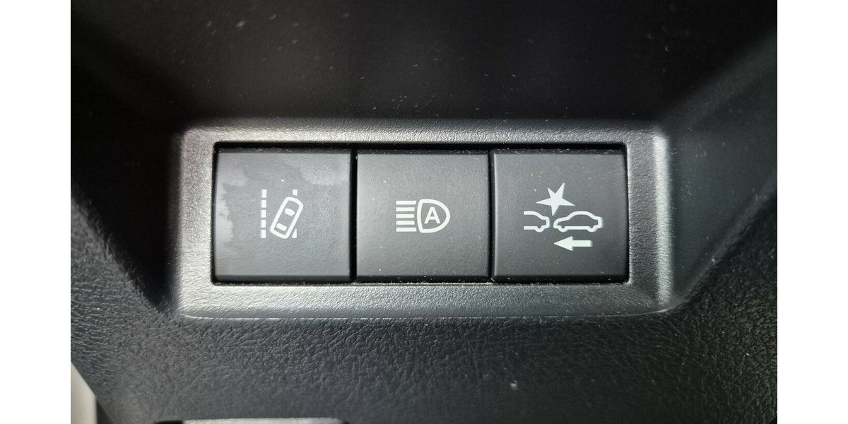 Toyota Yaris 1,5 Team D, Klima, PDC, Sitzheizung 98.400 km 10.690 &euro; Rodgau 63110