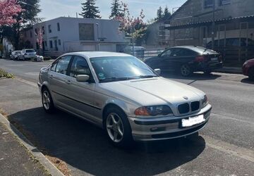 BMW 320 333.333 km 3.199 &euro; Offenbach am Main 63069