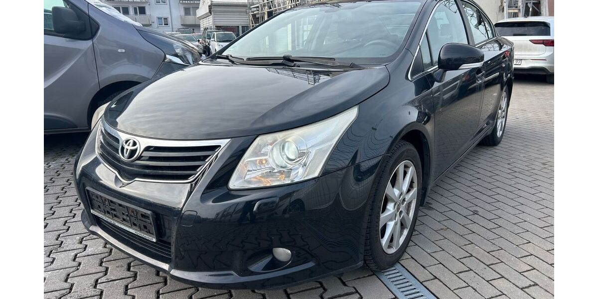 Toyota Avensis 281.000 km 4.400 &euro; Büdingen 63654
