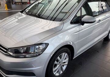 VW Touran 73.000 km 18.800 &euro; Frankfurt 60438