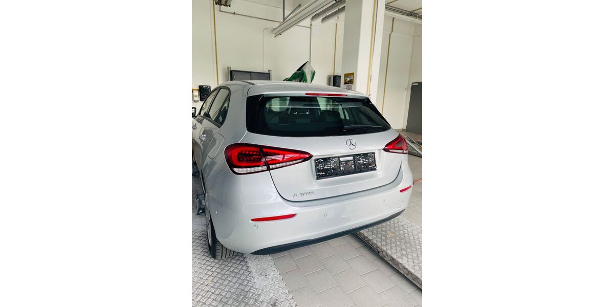 Mercedes-Benz A 180 65.000 km 22.900 &euro; Frankfurt 60594