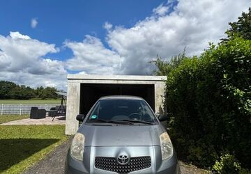 Toyota Yaris 94.000 km 2.000 &euro; Niederdorfelden 61138
