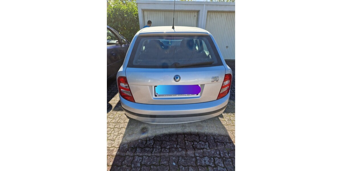 Skoda Fabia 14.800 km 2.300 &euro; Aschaffenburg 63701
