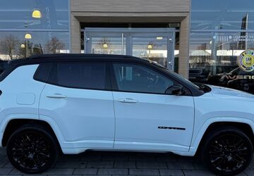 Jeep Compass 32.388 km 32.890 &euro; Aschaffenburg 63741