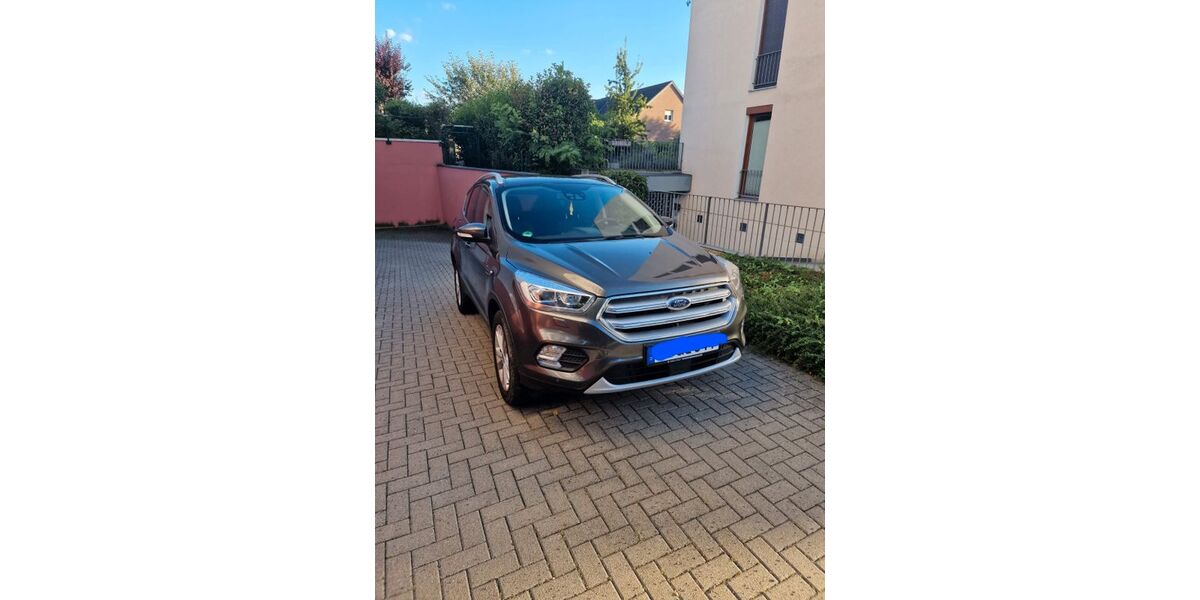 Ford Kuga 145.000 km 16.400 &euro; Frankfurt am Main 60435
