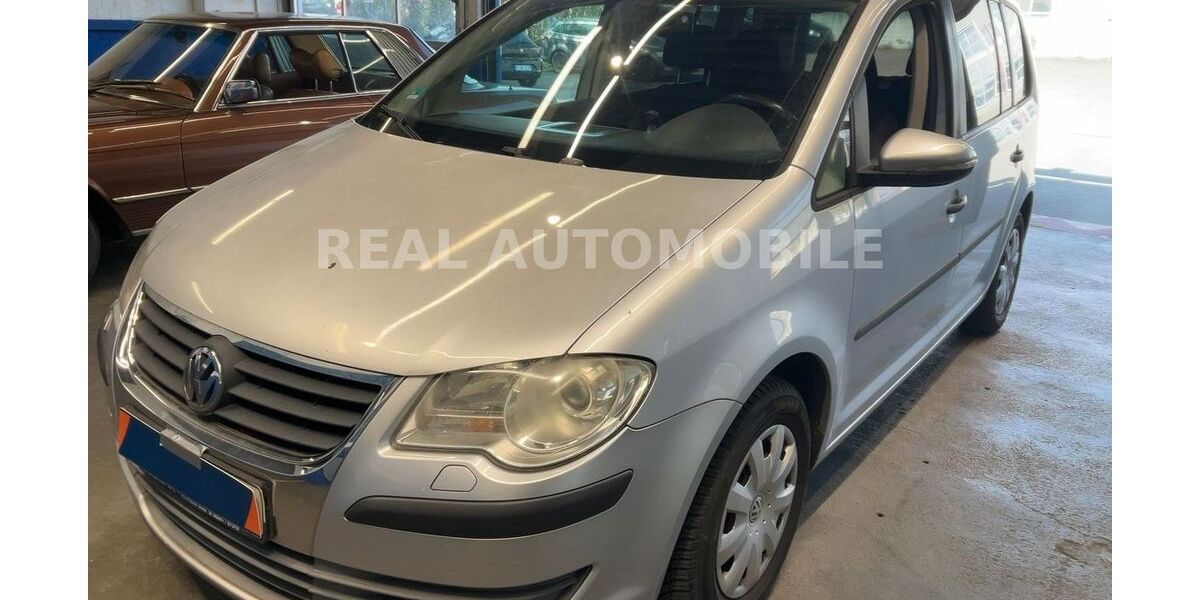 VW Touran 204.000 km 5.900 &euro; Frankfurt am Main 65933