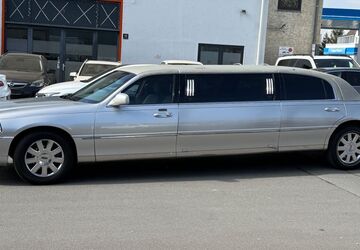 Lincoln Town Car 142.000 km 12.999 &euro; Frankfurt am Main 60314