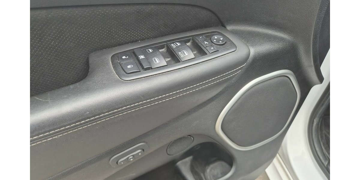 Jeep Grand Cherokee 6.4 V8 HEMI SRT 8-Gang Automatik 250.000 km 17.990 &euro; Rodgau 63110