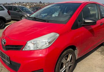 Toyota Yaris 226.000 km 2.999 &euro; Büdingen 63654