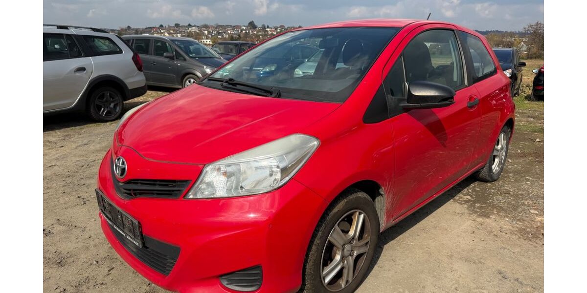 Toyota Yaris 226.000 km 2.999 &euro; Büdingen 63654