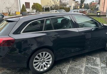 Opel Insignia 158.000 km 8.699 &euro; Frankfurt 60437