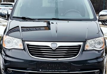 Lancia Voyager 201.000 km 10.999 &euro; Friedberg 61169