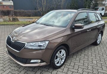 Skoda Fabia 71.565 km 11.900 &euro; Aschaffenburg 63739