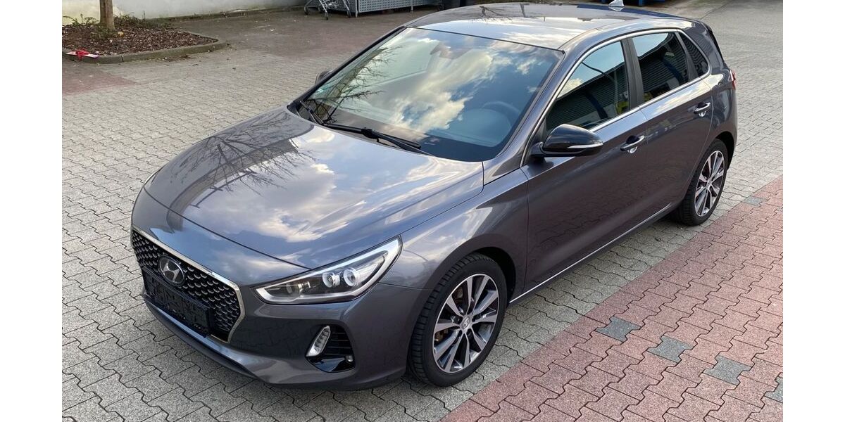 Hyundai i30 133.000 km 10.490 &euro; Frankfurt am Main 60389
