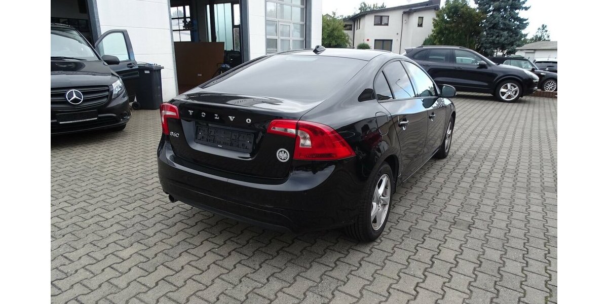 Volvo S60 Kinetic Klima, Navigation 196.500 km 7.999 &euro; Rodgau 63110