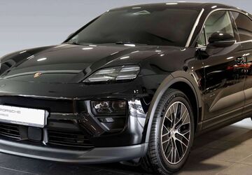 Porsche Macan 9.900 km 86.980 &euro; Frankfurt 60314