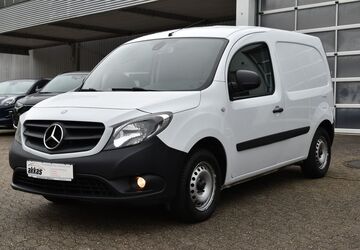 Mercedes-Benz Citan 179.000 km 8.900 &euro; Bad Vilbel 61118