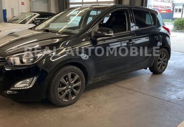 Hyundai i20 122.000 km 5.500 &euro; Frankfurt am Main 65933