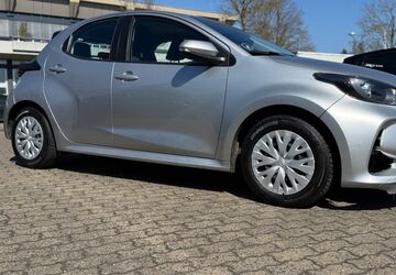 Toyota Yaris 120.350 km 12.399 &euro; Hanau 63452